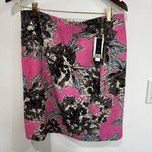 Nic + Zoe Floral Pencil Skirt | Size 10 | Black + Pink | NWT